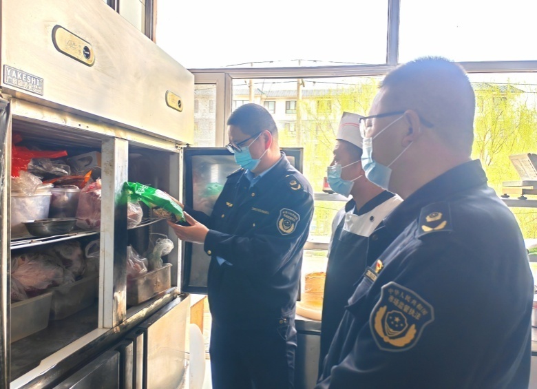 “春雷”在行动，守护舌尖安全——高台县城关镇市场监管所开展“小餐饮”食品安全专项检查